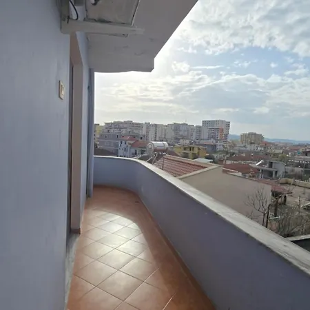 Tirana Apartment شقة تيرانا